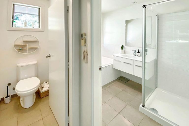 Photo of property in 17 Landsdowne Terrace, Cashmere, Christchurch, 8022