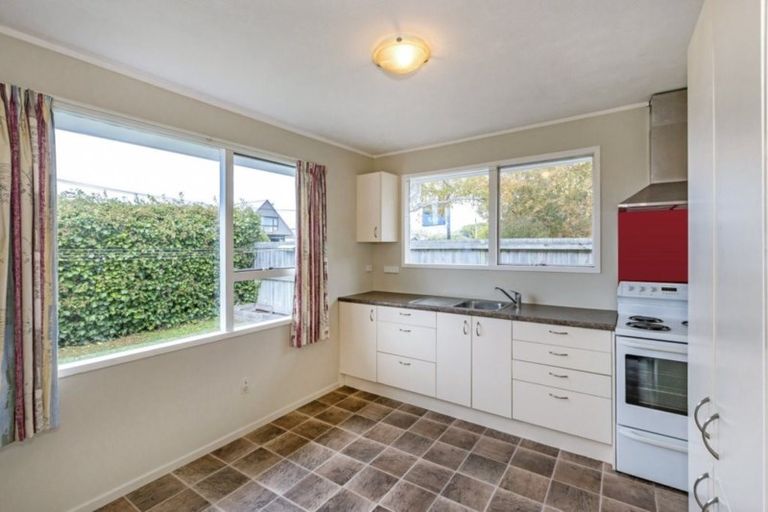 Photo of property in 16 Inwoods Road, Parklands, Christchurch, 8083