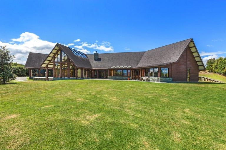 Photo of property in 132 Milne Drive, Paraparaumu, 5032