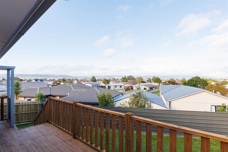 Photo of property in 12 Lydia Place, Kelvin Grove, Palmerston North, 4414