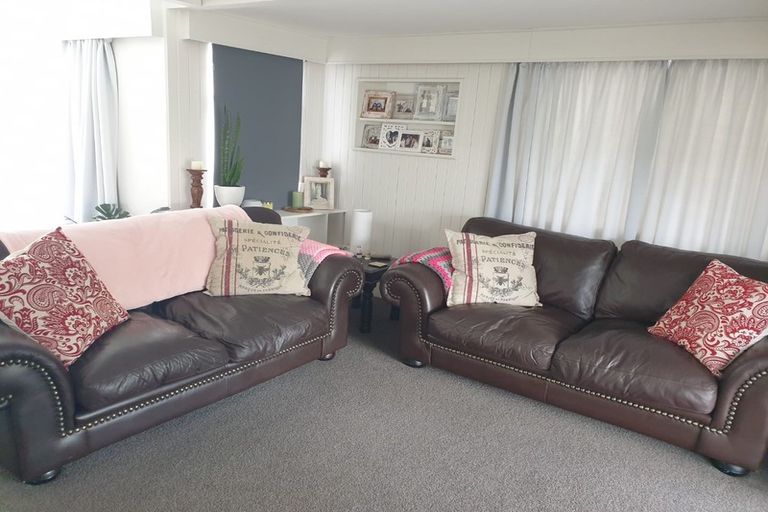 Photo of property in 36 Larsen Crescent, Tawa, Wellington, 5028