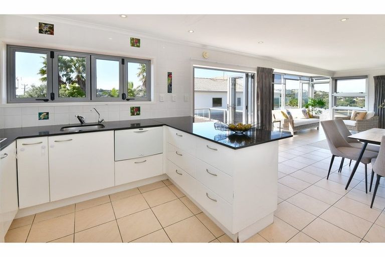 Photo of property in 1017 Whangaparaoa Road, Tindalls Beach, Whangaparaoa, 0930
