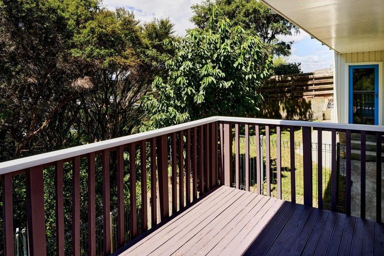 Photo of property in 99 Kahu Road, Paremata, Porirua, 5024