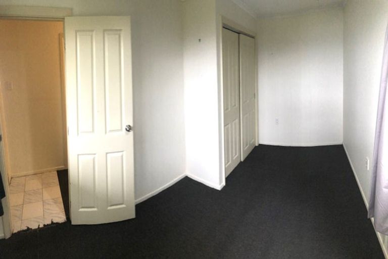 Photo of property in 9d Edgecombe Street, Newlands, Wellington, 6037