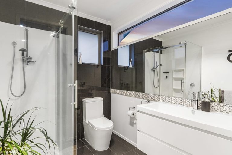 Photo of property in 298 Lakes Boulevard, Pyes Pa, Tauranga, 3112