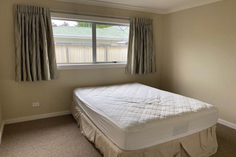 Photo of property in 8a Neeve Place, Taradale, Napier, 4112