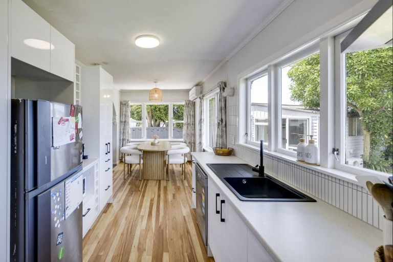 Photo of property in 38 James Foley Avenue, Pirimai, Napier, 4112