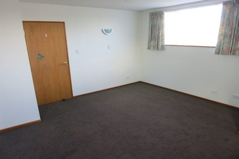 Photo of property in 104 Yaldhurst Road, Sockburn, Christchurch, 8042