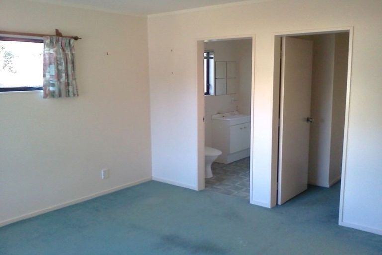 Photo of property in 98b Cortina Avenue, Johnsonville, Wellington, 6037