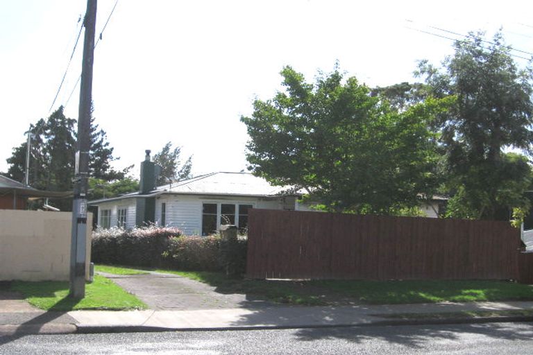 Photo of property in 51 Pomaria Road, Henderson, Auckland, 0610