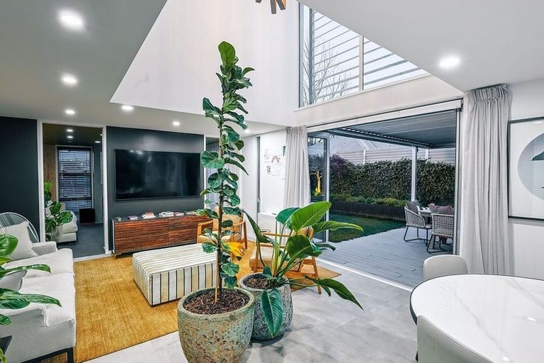 Photo of property in 76a Glandovey Road, Fendalton, Christchurch, 8052