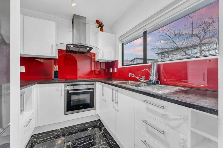 Photo of property in 3/21 Northall Road, New Lynn, Auckland, 0600