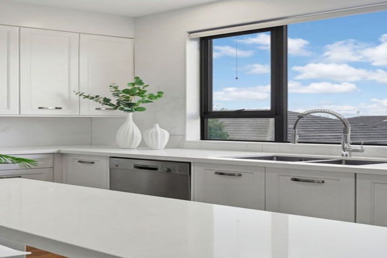 Photo of property in 4a Fowler Street, Northcote, Auckland, 0627