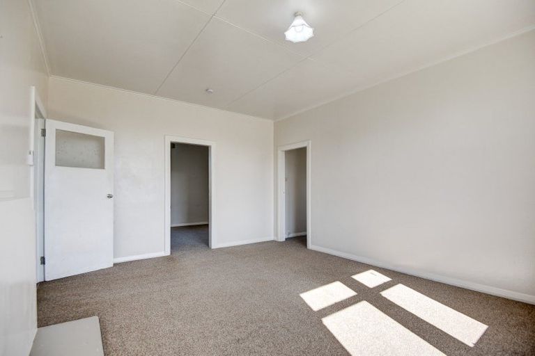 Photo of property in 18 Cornfoot Street, Castlecliff, Whanganui, 4501