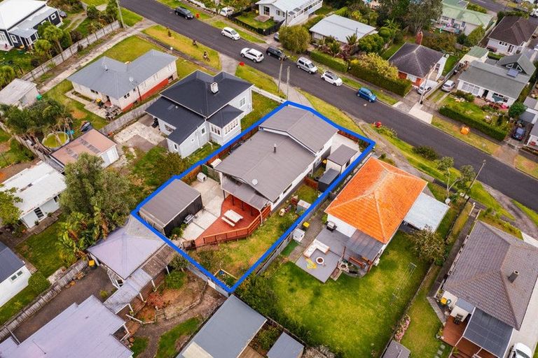 Photo of property in 34 Karaka Street, Helensville, 0800