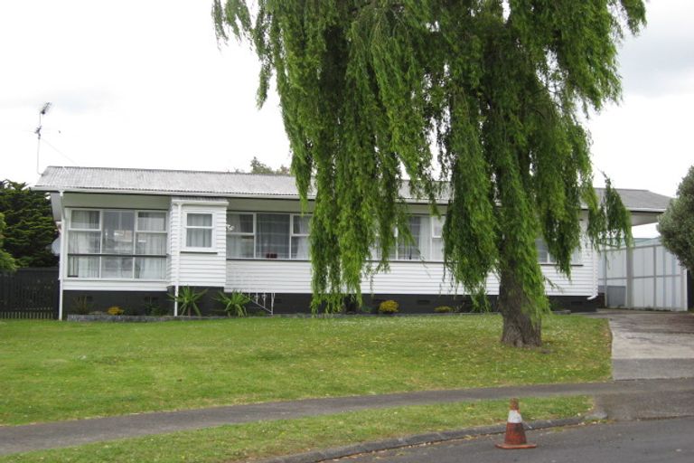 Photo of property in 28 Lindis Place, Mangere Bridge, Auckland, 2022