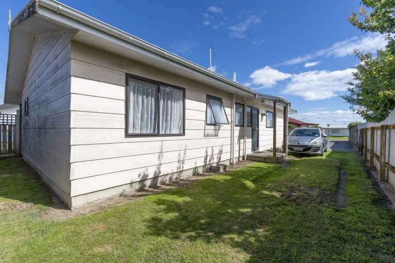 Photo of property in 15b Jeffares Place, Taradale, Napier, 4112