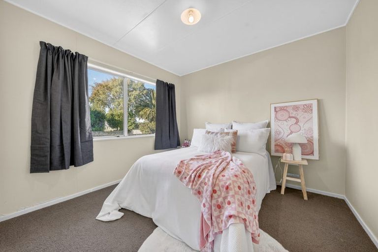 Photo of property in 8b Kupe Drive, Carterton, 5713