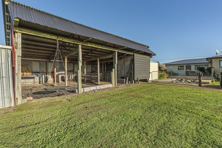 Photo of property in 37 Upper Pitone Road, Pitone, New Plymouth, 4374