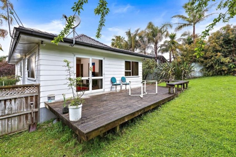 Photo of property in 7 Landsdale Place, Massey, Auckland, 0614