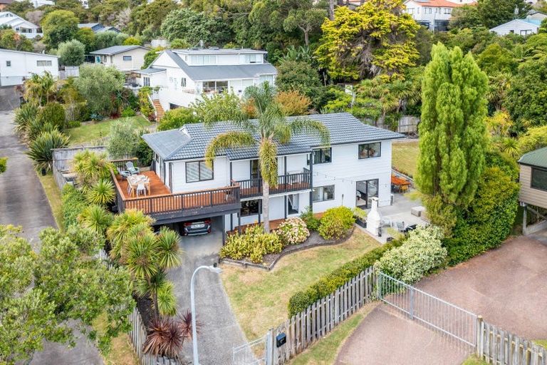 Photo of property in 60 Gatman Street, Birkdale, Auckland, 0626