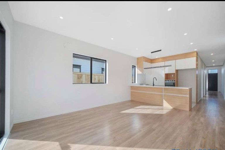 Photo of property in 17 Huringa Road, Karaka, 2113