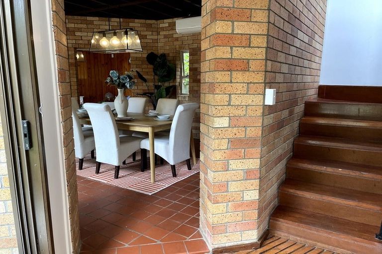 Photo of property in 7a Tinopai Road, Titirangi, Auckland, 0604