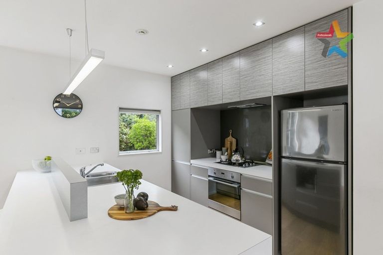 Photo of property in 44 Saddleback Grove, Karori, Wellington, 6012