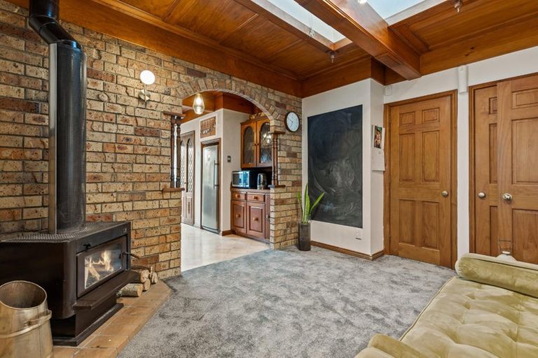 Photo of property in 236 Godley Road, Titirangi, Auckland, 0604