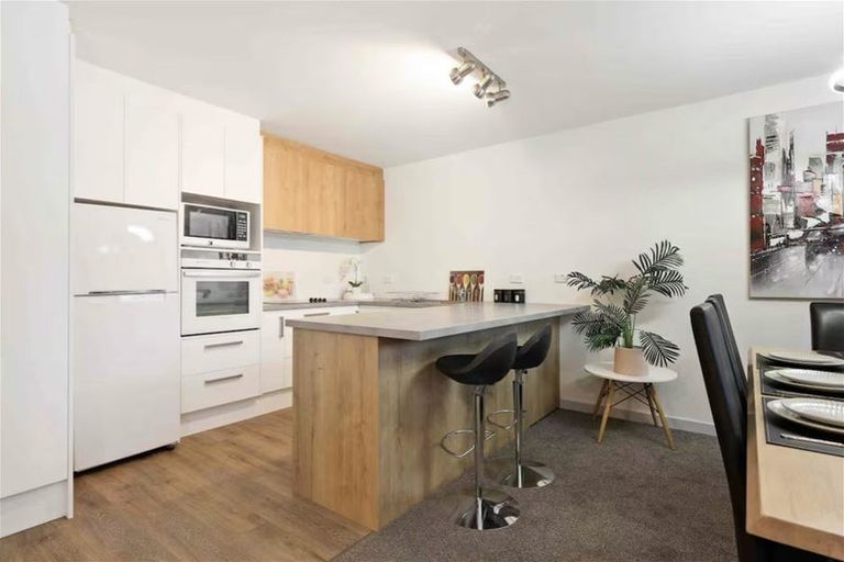 Photo of property in 39/37 Hallenstein Street, Queenstown, 9300