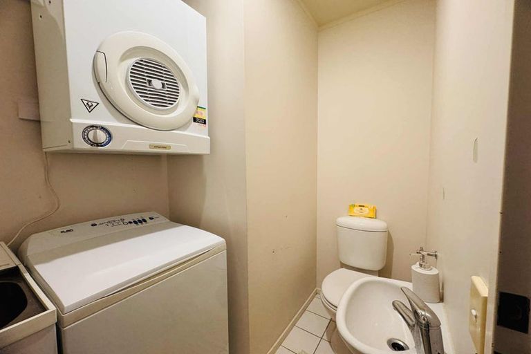 Photo of property in Maddison Apartments, 1/6e Queen Street, Palmerston North, 4410