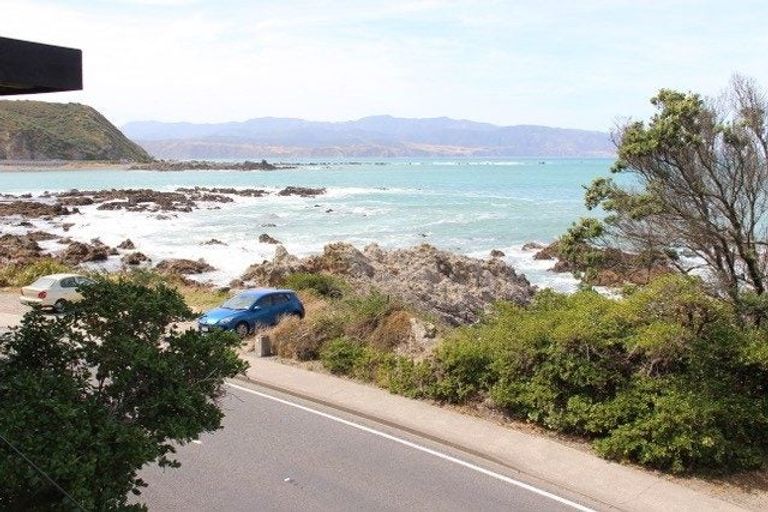 Photo of property in 156 The Esplanade, Houghton Bay, Wellington, 6023