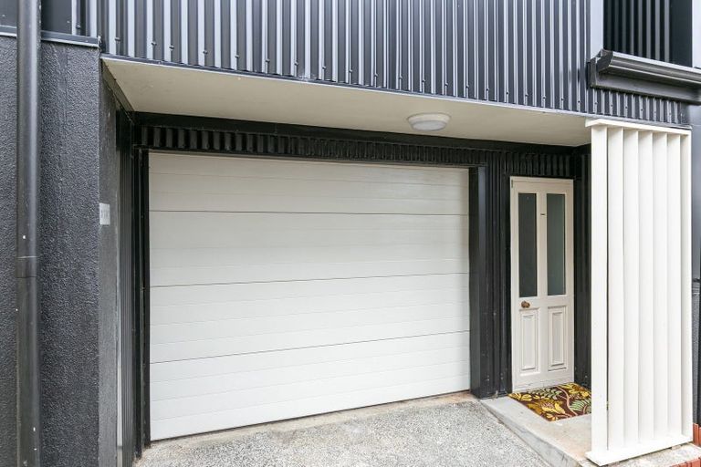 Photo of property in 3/14c Glenmore Street, Thorndon, Wellington, 6011
