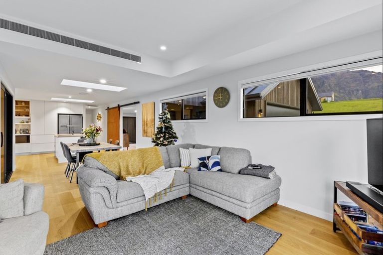 Photo of property in 28 Mcadam Drive, Jacks Point, Queenstown, 9371