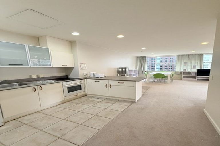 Photo of property in Terrace Tower Apartments, 8b/126 The Terrace, Wellington Central, Wellington, 6011