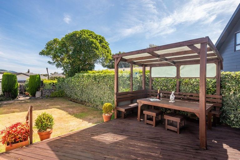 Photo of property in 15 Kanawa Street, Waikanae, 5036