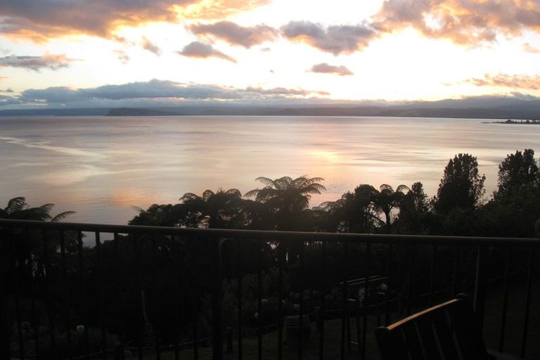 Photo of property in 88 Pukawa Road, Pukawa Bay, Turangi, 3381