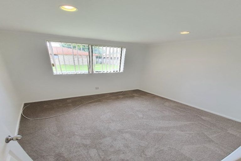 Photo of property in 17 Scotts Field Drive, Takanini, 2112