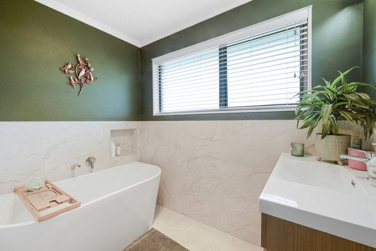 Photo of property in 17 Pukekohatu Street, Waitara, 4320