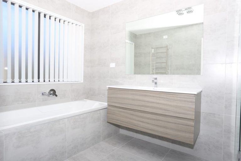 Photo of property in 63 Harvest Avenue, Orewa, 0931