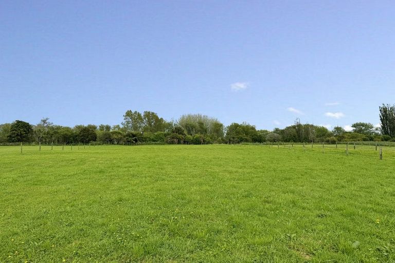 Photo of property in 27 Riverside Drive, Ohau, 5570