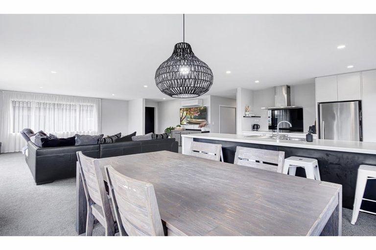 Photo of property in 5 Grasmere Close, Rangiora, 7400