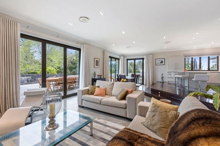 Photo of property in 35 Holdens Road, Henderson, Auckland, 0612