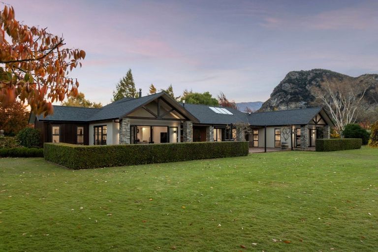 Photo of property in 6 Sandys Lane, Albert Town, Wanaka, 9382