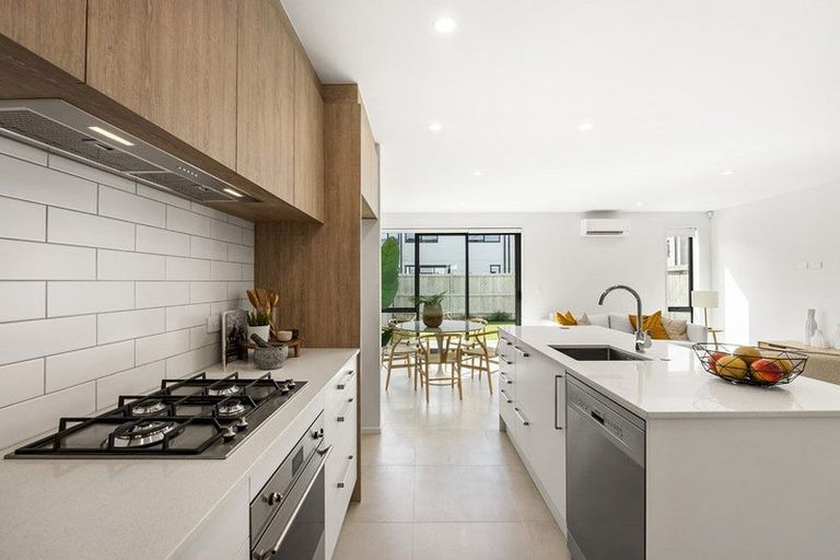 Photo of property in 104e Pepene Avenue, Takanini, 2112
