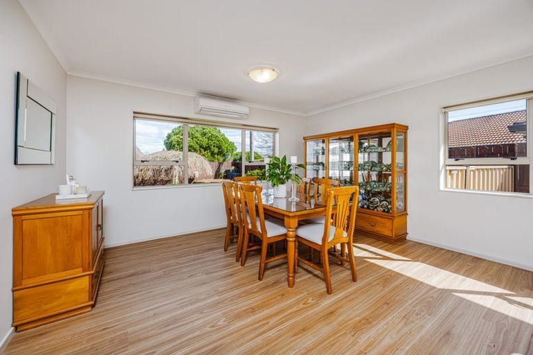 Photo of property in 58 Rushgreen Avenue, Pahurehure, Papakura, 2113