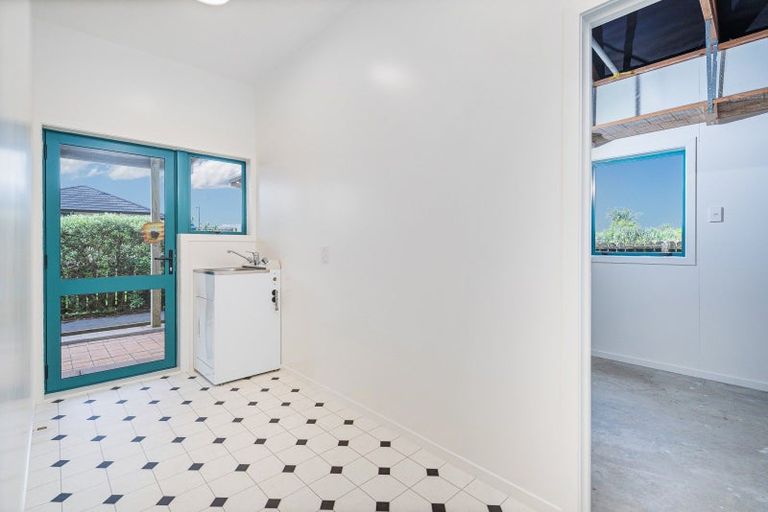 Photo of property in 10 Protea Crescent, Whitianga, 3510