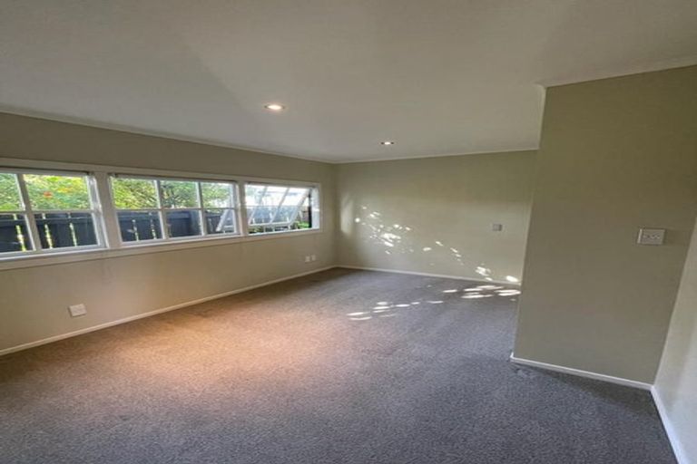 Photo of property in 35 Neptune Avenue, Beach Haven, Auckland, 0626