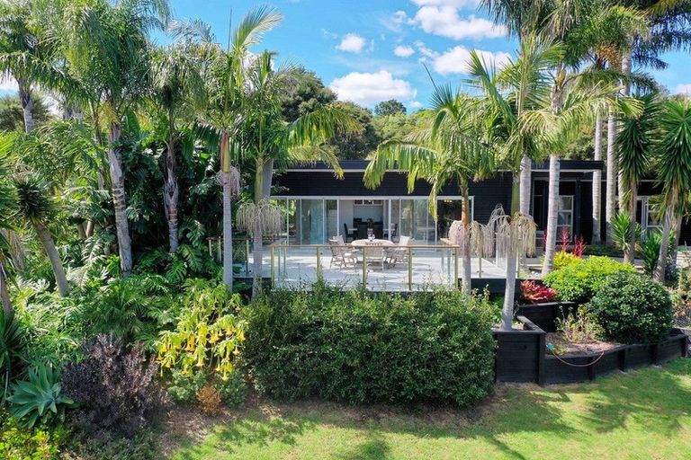 Photo of property in 269 Kaipara Road, Papakura, 2582