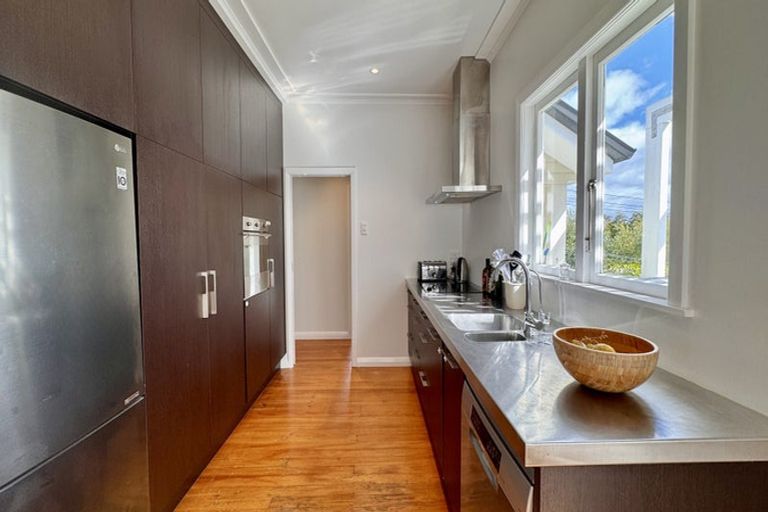 Photo of property in 43 Balmain Road, Birkenhead, Auckland, 0626